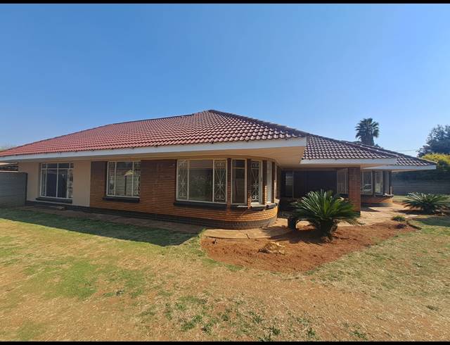 4 BEDROOM HOUSE TO LET IN DUNCANVILLE